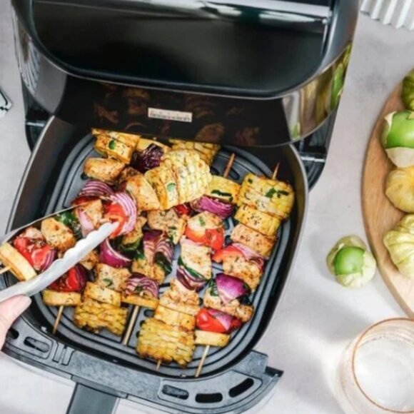 BELLA 6-qt. Digital Air Fryer w Touch Screen, Stainless Finish - Black Stainless - Picture 2 of 5